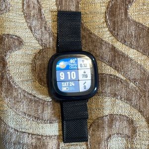 Fitbit Versa 3. Fully functional with bands and charger